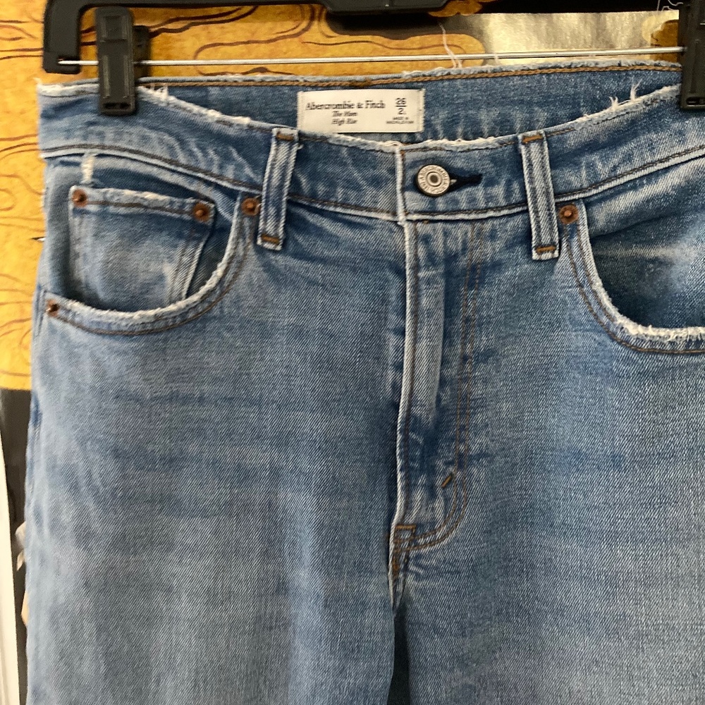 Abercrombie Mom Jeans 2L